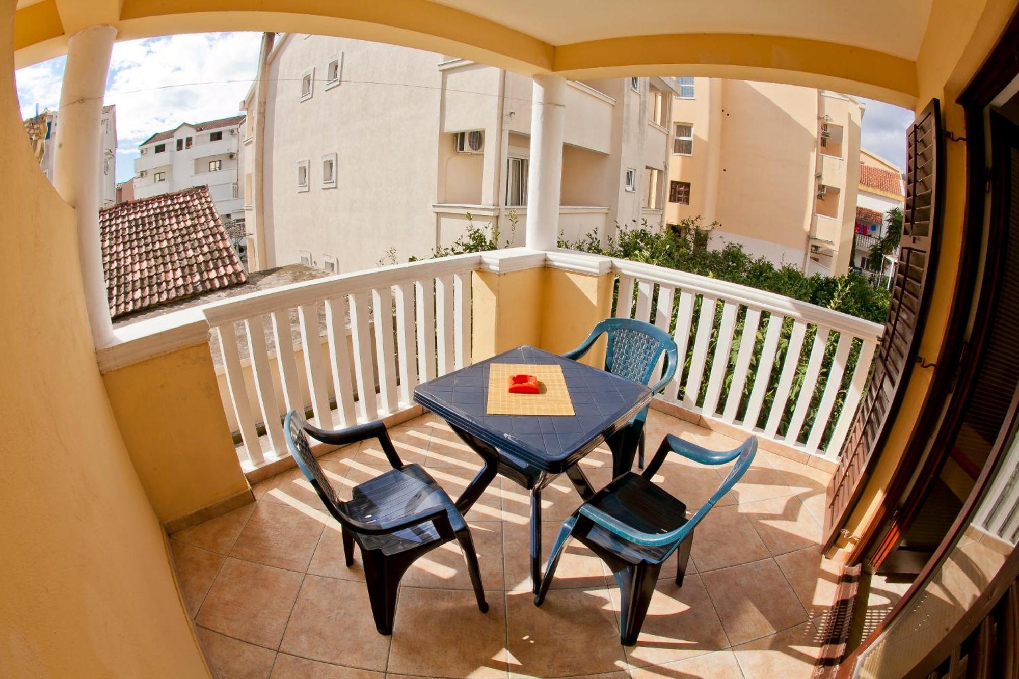 Apartments Angela Budva Zimmer foto