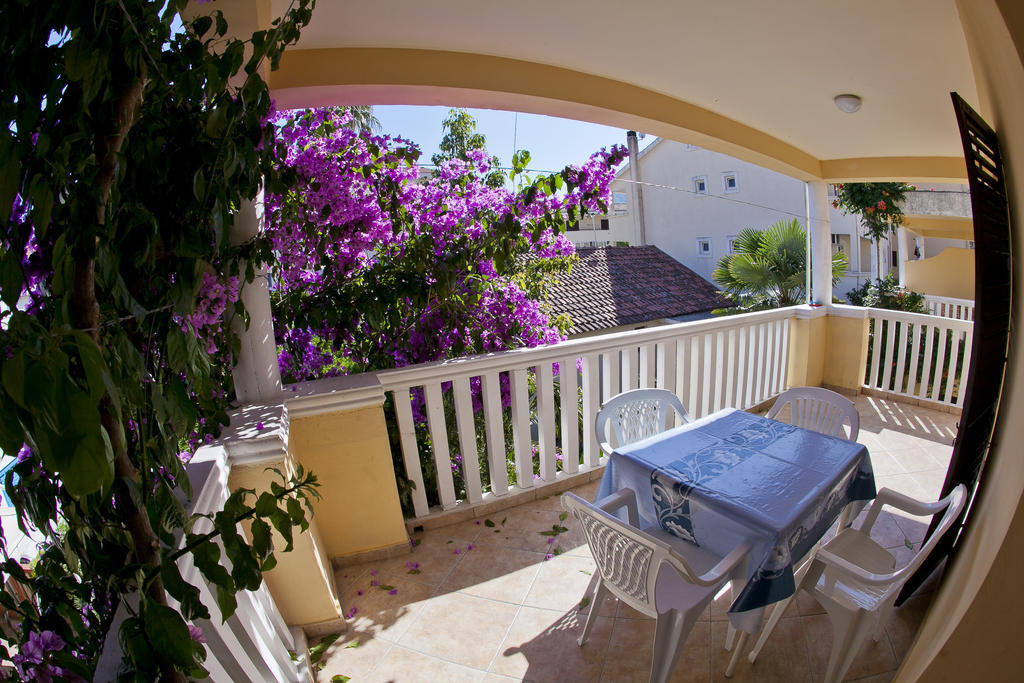 Apartments Angela Budva Zimmer foto